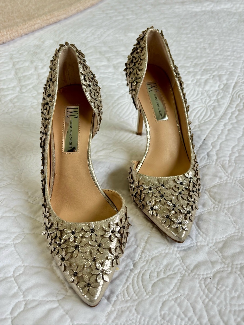INC Women’s Stilleto Pumps Floral Enchanted Garden, Whimsical Champagne Gold 6.5